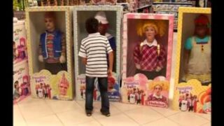 Dwarves become living dolls