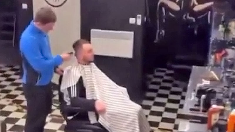 A very Special Barber…
